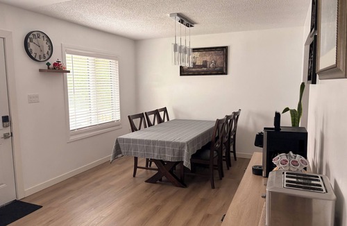 Regina House | Spacious and Cozy Bunglow with 4 Bedrooms-Sweet Home with Free Parkings