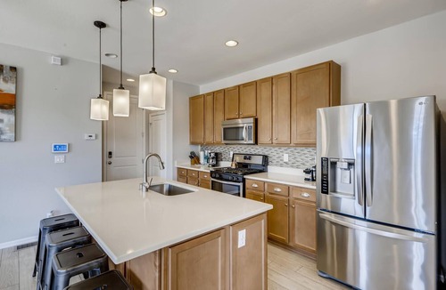 Aurora House | Spacious and modern Central Park Denver Home