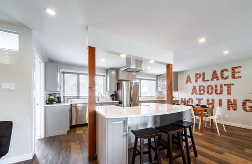 Southwest Edmonton House | Spacious & Central | Hot Tub | AC | Sleep 12 |Yard