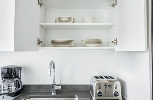 Central Square Apartment | Spacious Central Square Studio w/Doorman, near T Stop, by Blueground