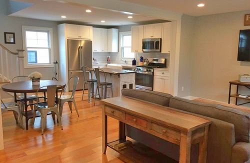 Middletown House | Spacious Compound for the Entire Family