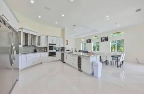 Davie House | Spacious Davie Villa to Watch World Cup
