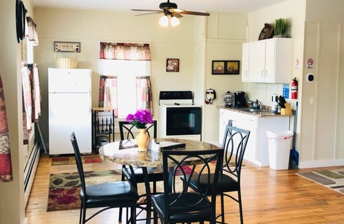 Guild Apartment | Spacious Downtown Studio | 10 Min to Sunapee