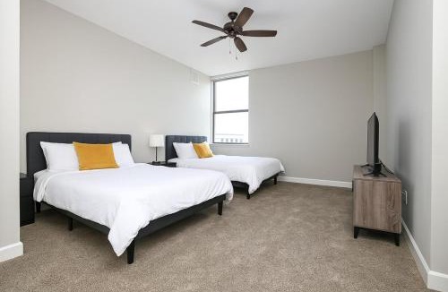 Downtown Cleveland Apartment | Spacious Dwntwn Suite! RnR HoF, Casino, Stadium