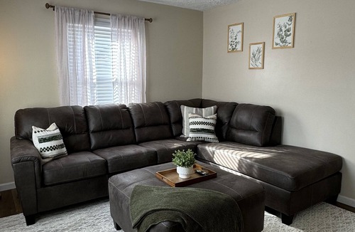 Avon Lake House | Spacious Family-Friendly and Pet-Loving Home for Eight!