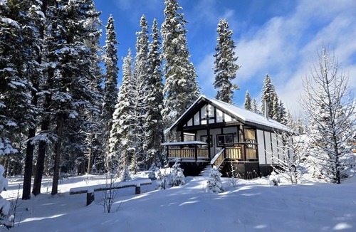 Nordegg Cottage | Spacious Family-Friendly Mountain Getaway near Banff, Alberta