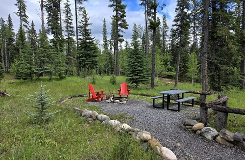 Nordegg Cottage | Spacious Family-Friendly Mountain Getaway near Banff, Alberta