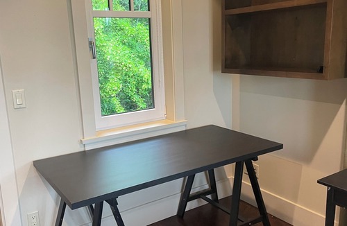 Burnaby House | Spacious Home 10 Mins from Vancouver