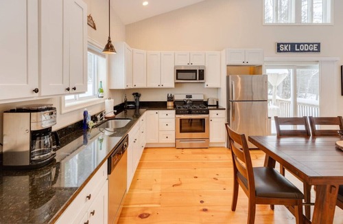 Thornton House | Spacious House in the White Mountains!