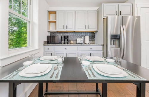 Braintree House | Spacious House on Sunset Lake 4 BR, 2 BA Unit 2 on Top Floor