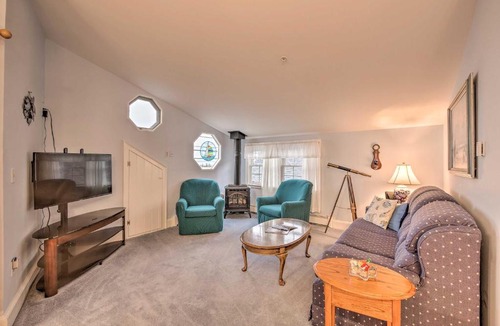 Lincolnville Apartment | Spacious Lincolnville Penthouse - Walk to Beach!