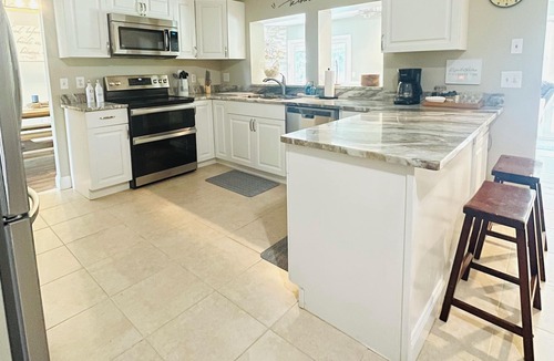 Port Saint Lucie House | Spacious Modern Farmhouse Style with Pool - Pet and Family Friendly!
