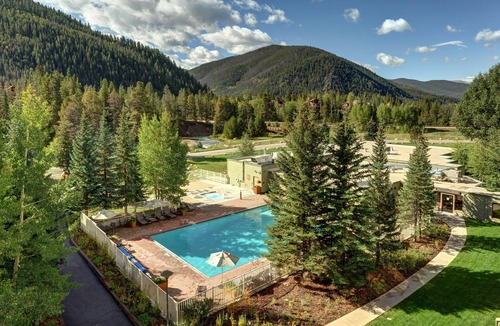 Lakeside Village Hotel | Spacious + Modern Mountain Room