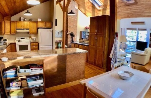 Pleasant Point House | Spacious Multi-Level Contemporary Home (1677)