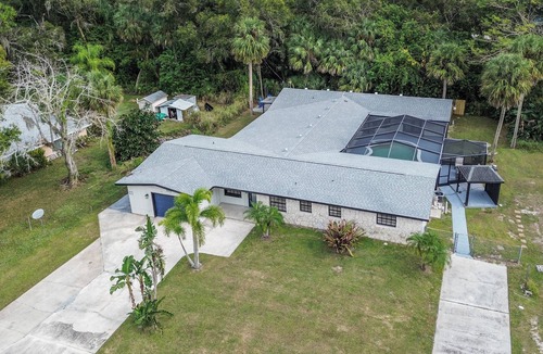 Vero Beach South House | Spacious Multi-Unit 8-bedroom house with AC and WiFi in delightful Vero Beach