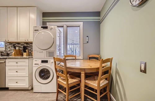 University Hills House | Spacious Ranch with Light Rail Access, 10 Guests