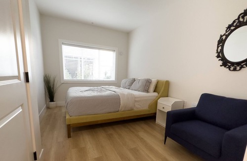 Port Moody House | Spacious Two Bedroom Townhome Near SFU + Breweries