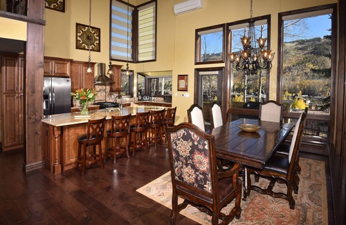 Vail House | SPACIOUS VAIL HOME - 5 Bedrooms Private Hot Tub Spectacular Mountain Views