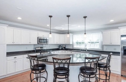 Buzzards Bay House | Spacious Waterview Home - Spa, Pool Table & Fireplaces – for Families & Reunion