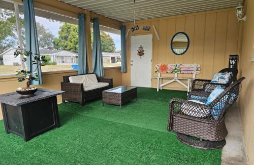 Interchange Square Apartment | Spacious & well maintained house in sunny Palm Bay