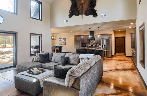 Lead Cabin | Spacious Zero-Entry 3400 Sq. Ft. Lodge on 2 Acres w/Clubhouse Access!
