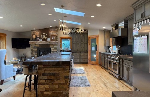 Rapid City House | Special: Riva Ridge Retreat w/Hot Tub