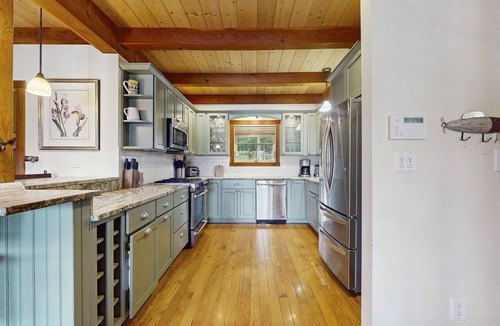New Hampton House | Spectacular lakefront home w/private dock, beach, swim platform, gazebo & porch