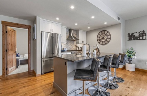 Canmore Condo | Spring Creek 3F 1600sf Corner 3BR/2BTH
