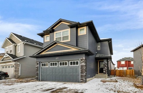 Calgary House | Stampede Family Home w/Free Banff Pass, Kids Play Den