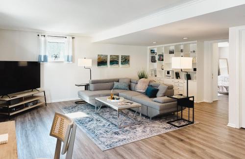 Wadsworth Apartment | Star Lane garden apartment with pool
