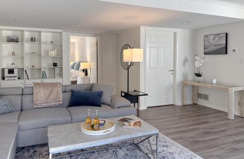 Wadsworth Apartment | Star Lane garden apartment with pool