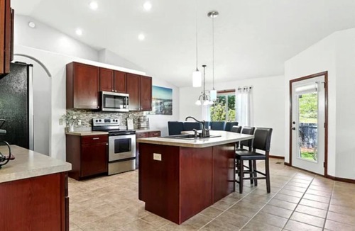 Piedmont House | Star of the Neighborhood