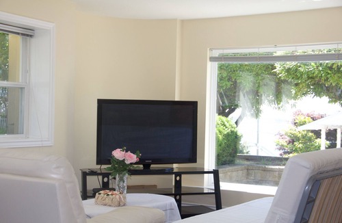 White Rock House | Star of the sea Guest house, Family suites with private entrance and parking!