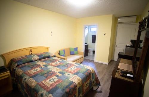 Camrose Hotel | Stardust Motel