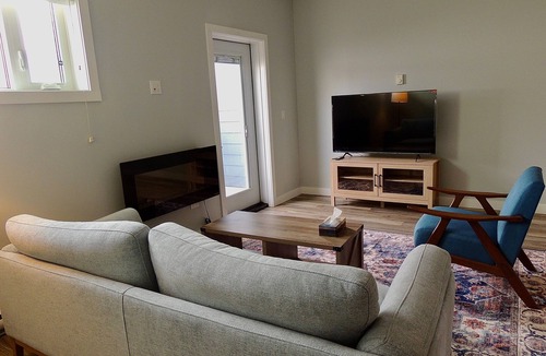 Whitehorse Apartment | Step to wilderness