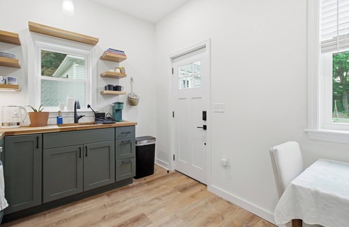 Lewiston Cottage | Steps from Bates College, Quiet & Beautiful Cottage Retreat with AC!