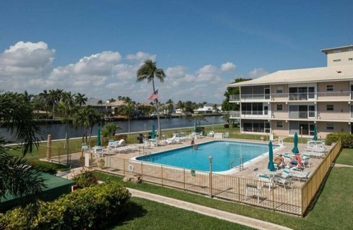Deerfield Beach Condo | Steps from beautiful Deerfield Beach
