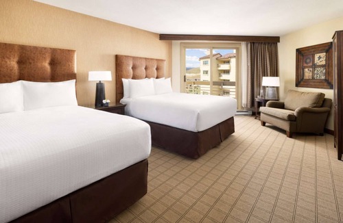 Crested Butte Hotel | Steps to Mt. Crested Butte + Skiing. Dining. Spa.