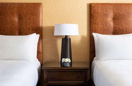 Crested Butte Hotel | Steps to Mt. Crested Butte + Skiing. Dining. Spa.