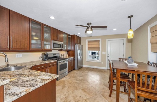 Salisbury House | Steps to Salisbury beach, whole house with AC 6 beds 2.5 ba
