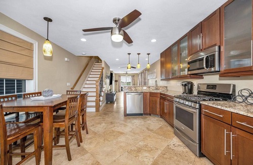Salisbury House | Steps to Salisbury beach, whole house with AC 6 beds 2.5 ba