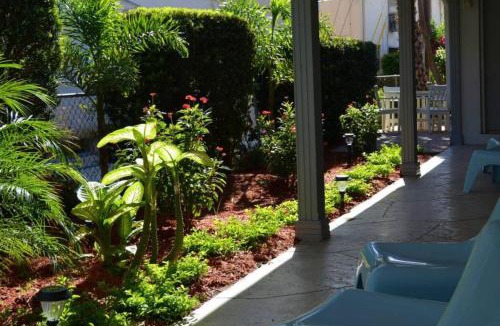 Lauderdale-by-the-Sea Apartment | Steps to Sand and Sea 1