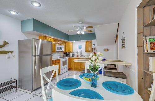Fort Pierce Cottage | Steps to Sand! Pet-friendly Home in Fort Pierce