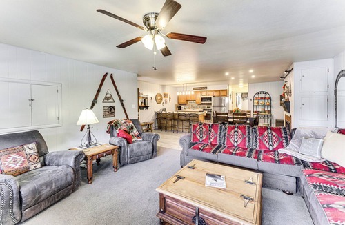 Red River Condo | Steps to Skiing! Mtn-View Haven in Dtwn Red River