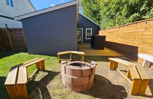 Sylvan Lake Cottage | Steps to Sylvan Lake - The Lazy Lake Loft