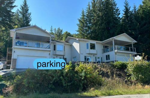 Blind Bay Apartment | Steps to the lake! Buoy & Dock! Bring your boat and dogs!