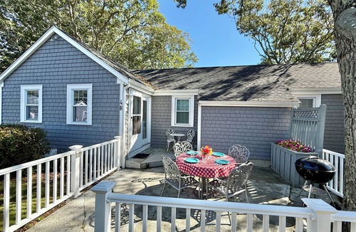 Hyannis Cottage | Steps to the Ocean! Perfect Location!!!