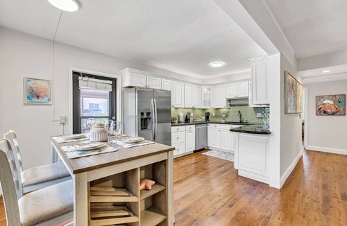 Lauderdale-by-the-Sea House | Steps to Beach | Pool + Walk to Dining & Shopping
