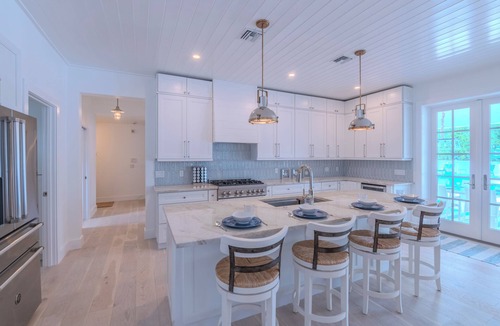 Naples Park House | Steps to Vanderbilt Beach, Sleeps 13, Resort-Style Backyard
