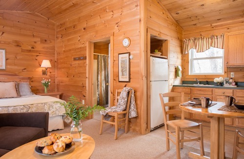 Jeffersonville Hotel | Sterling Ridge Resort